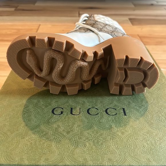 Gucci GG Supreme Boots with Bags+Box - Picture 2 of 3